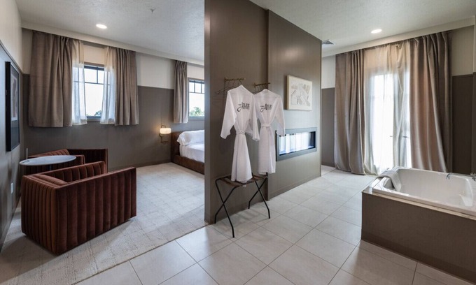 Berlin Apartment | Luxury Suite in Downtown Berlin #301