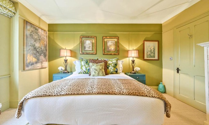 Tavistock House | Luxury Townhouse for two close to Restaurants and Bars and minutes from Dartmoor