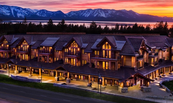 Lakeside Park Condo | Luxury Two Bedroom Residence Steps From Heavenly Village Book 7 Nights for 10% Off by RedAwning
