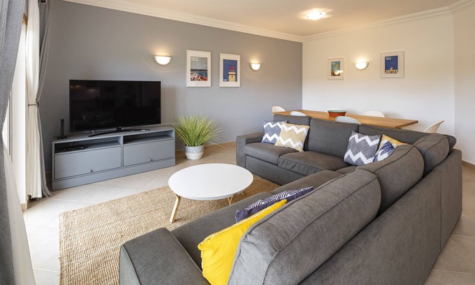 Atalaia Apartment | Luxury two-bedroom apartment with free use of pool, gym and spa