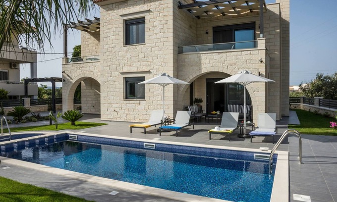 Almyrida Villa | Luxury villa 200m from the Beach, shops & Restaurants , Steam - Sauna Room & BBQ