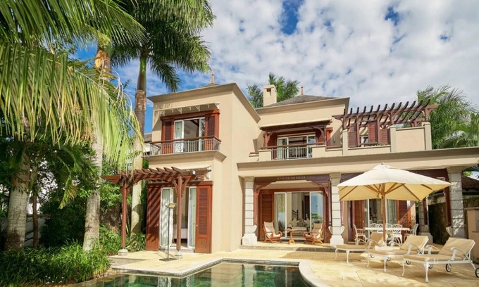 Mare Anglaise Villa | Luxury villa 5 bedroom villa with private pool