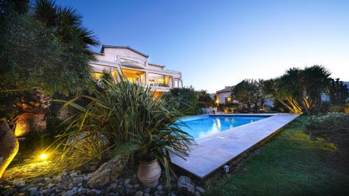 Dhafnes Villa | Luxury Villa Allure