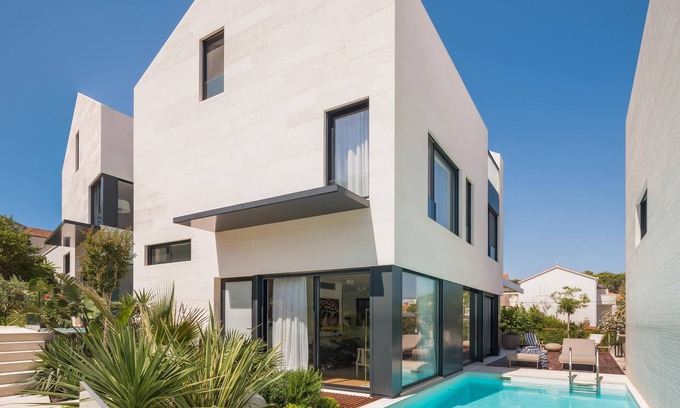 Sutivan Villa | Luxury Villa Beta Prestige with Pool