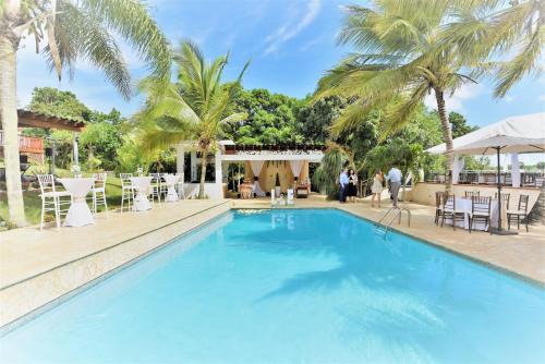 Arenales Altos Villa | Luxury Villa Bonita Sleep 50 +