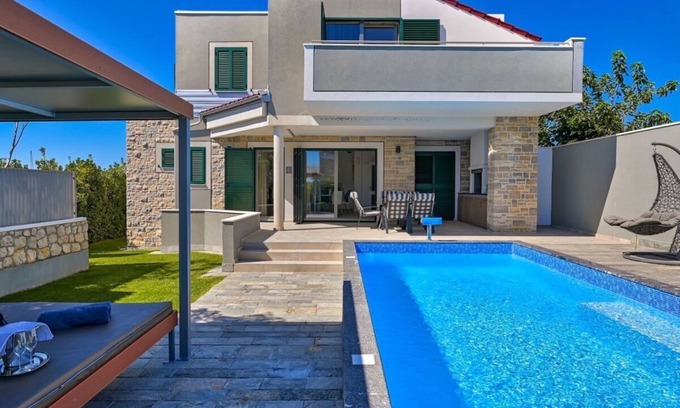Gajac Villa | Luxury Villa Lunaria with Pool