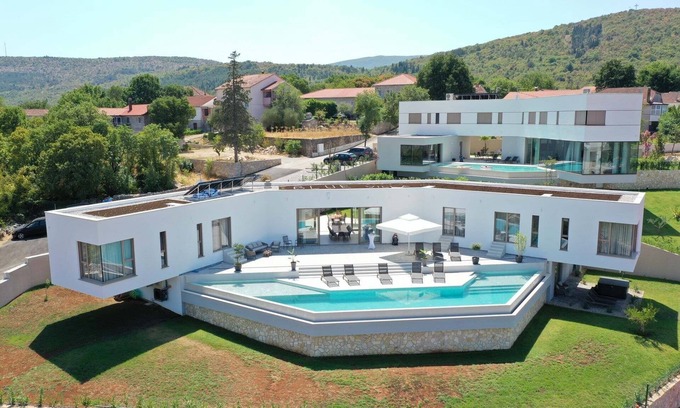 Zmijavci Villa | Luxury Villa Red & Blue heated pool, sauna, tennis court, mini golf, stylish, family, panoramic view