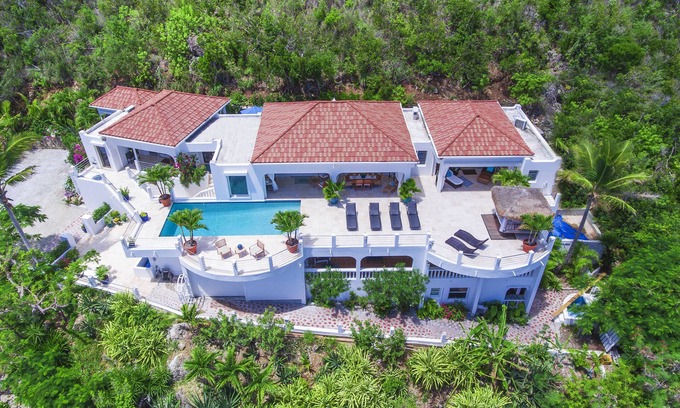 Upper Prince's Quarter House | LUXURY VILLA! Resort Amenities, Stunning Views, Beach Access! GENERATOR