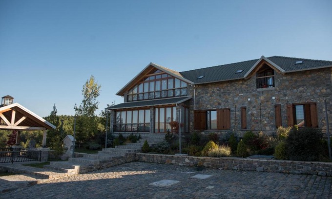 Moscopole Villa | Luxury Villa Saint Sofia