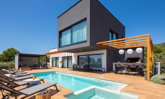 Dvornica Villa | Luxury Villa Silvery with Pool