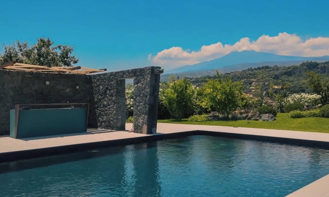 Calatabiano Villa | LUXURY VILLA WHITE OLEANDER Unique experience in Sicily between Etna and Taormina