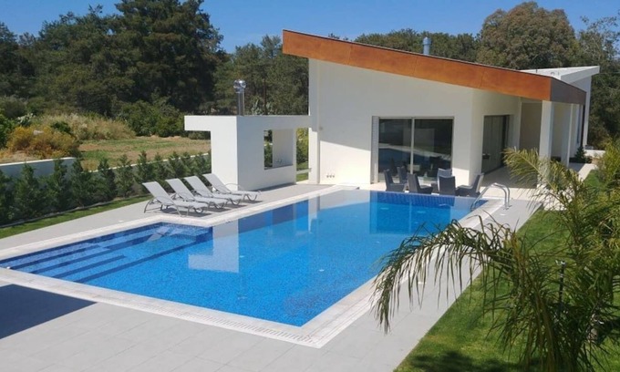 Kalo Chorio House | Luxury Villa with Swimming pool at Kornos Forest