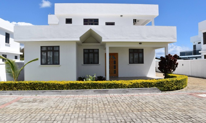 Pereybere Villa | Luxury villas with Private swimming pool - Brighthelm villas, Pereybere