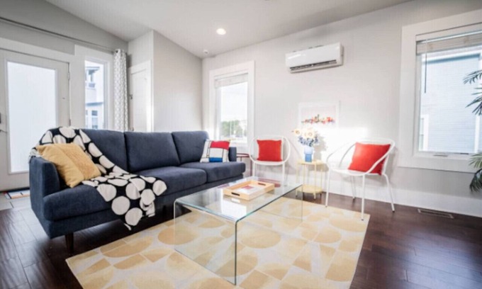 Fountain Square House | Luxury w/SoakTub* King* Backyard* Fountain Sq