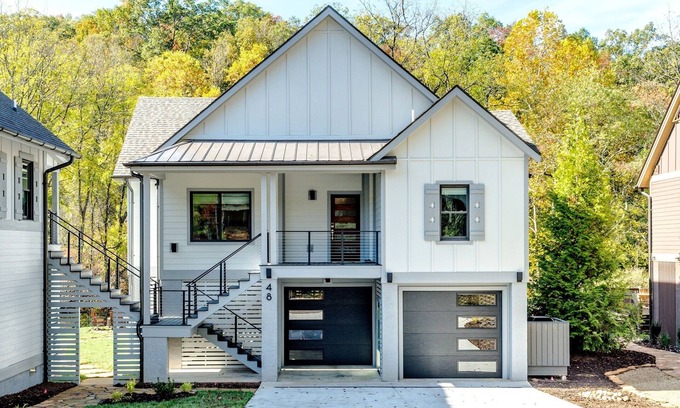 Cullowhee House | Luxury Waterfront Getaway
