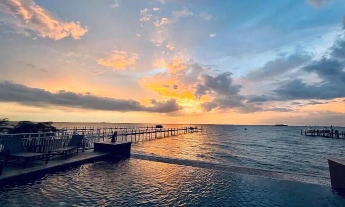 Apollo Beach House | Luxury Waterfront Paradise in Apollo Beach