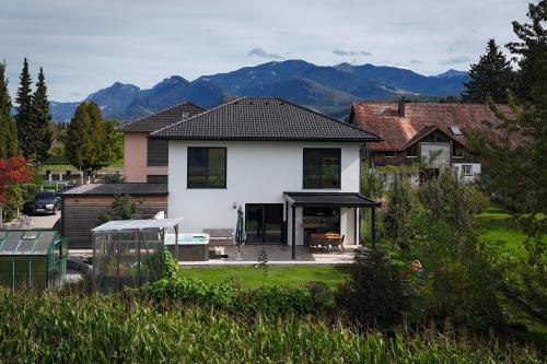 Koblach Villa | Luxus-Anwesen mit Charme - ganzes Haus mit Garten