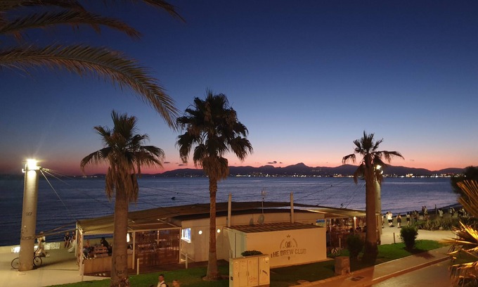 El Arenal House | Luxus Ferienhaus Direkt an der Strandpromenade