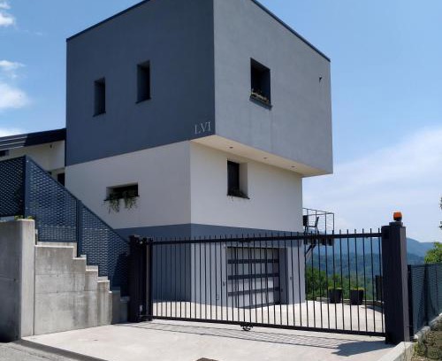 Tarcento House | Lvi Retreat