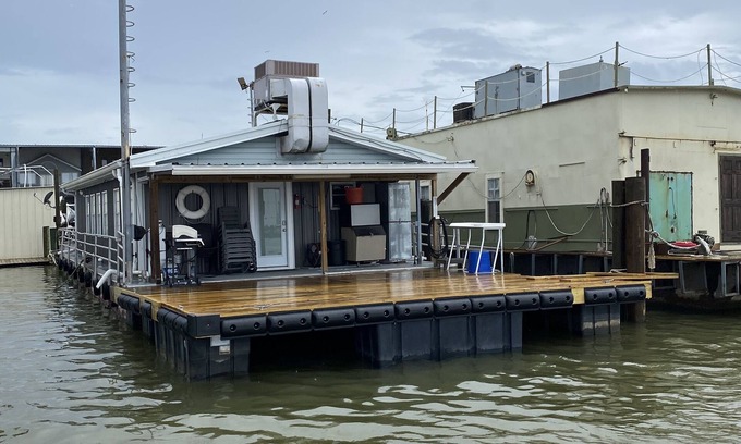 Venice Boat Rental | Ly'an High Lodge - Venice Marina