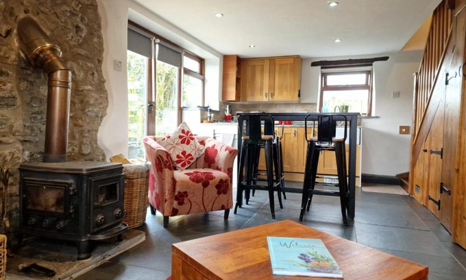 Lydford House | LYDONIA BARN