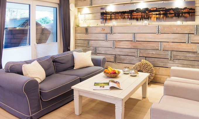Murwik Apartment | Möwennest - parking space, terrace, washing machine, beach chair, garden furniture, shower
