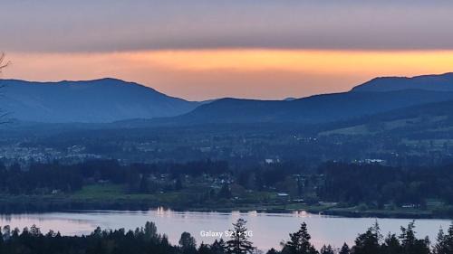 North Cowichan Apartment | M&M's Maple Bay Mountain Guesthouse