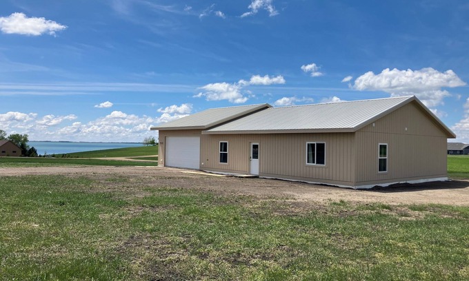 Waubay House | M&N Lodge located near Grenville on Beautiful Waubay Lake