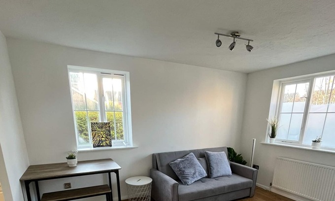 Waltham Abbey Apartment | M25 Apartment