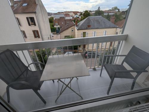 Bourroches Apartment | Ma Bourgogne grand 3 pièces avec balcons plein sud, parking interieur