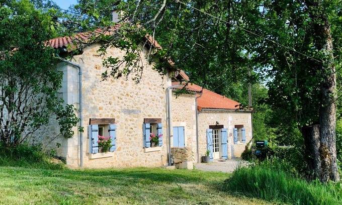 Saint-Pierre-de-Cole Bed & Breakfast | MaBelle rêve B&B