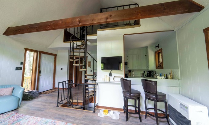 Mill Ridge Cabin | Mac's Place - Cozy Cabin Get Away in the Appalachian Mountains, pets welcome.
