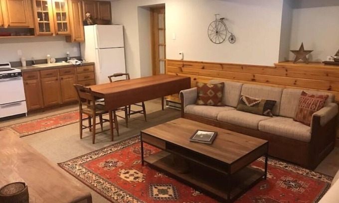 Waitsfield Apartment | Mad River Valley Ski Cabin