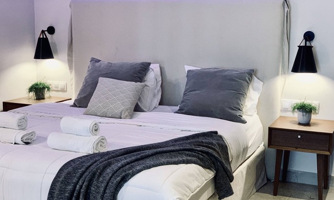 Rethymno Villa | Made of Blue luxury suites "Star flor suite"