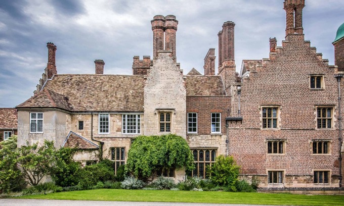 Madingley Bed & Breakfast | Madingley Hall