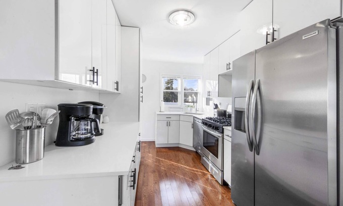 Middletown House | Madison Lodge - Port Jervis, Hudson River