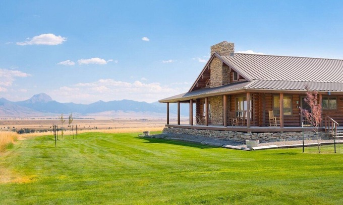 Shining Mountains Cabin | Madison Overlook Cabin