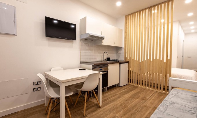 Ventas Apartment | Madrid Center 15 minutes from Sol