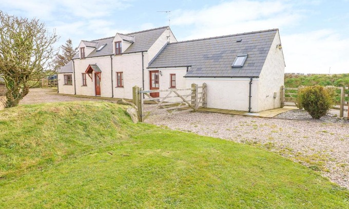 St Brides House | Maerdy Cwtch