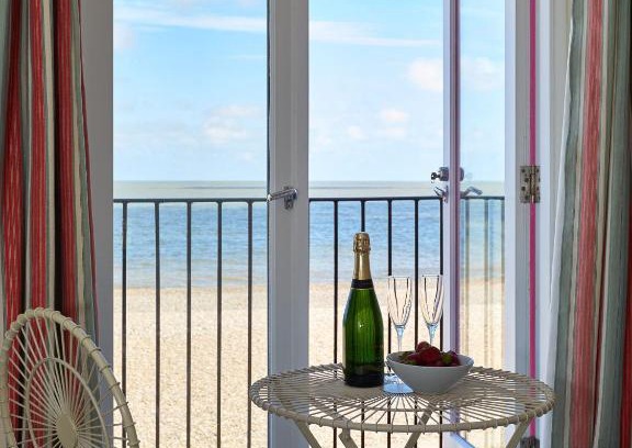 Aldeburgh House | Magenta - A stunning Seafront house with lovely and uninterrupted Beach Views - Aldeburgh Coastal Cottages