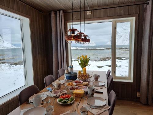 Vestvagøy House | Magic views and walking distance to best beaches