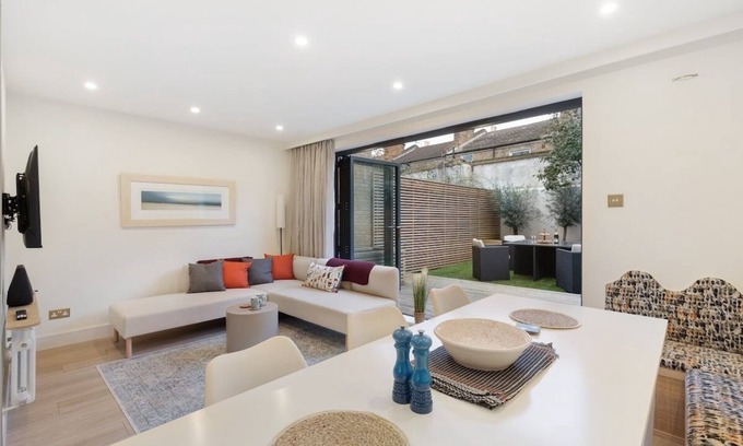 Ferndale House | Magical 3BR/2BA-w/Garden-Clapham