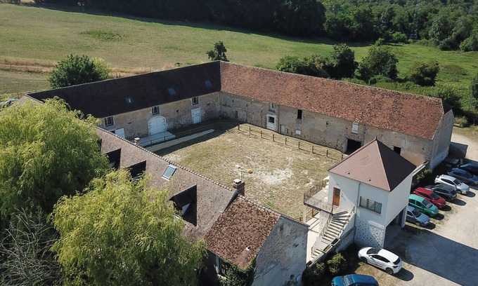 Chierry House | Magical & historic gîte 55 pers. Cousinades-Seminars-Weddings, .