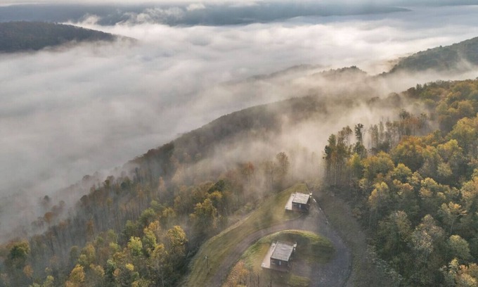 Little Valley Apartment | Magical views, luxury living container house