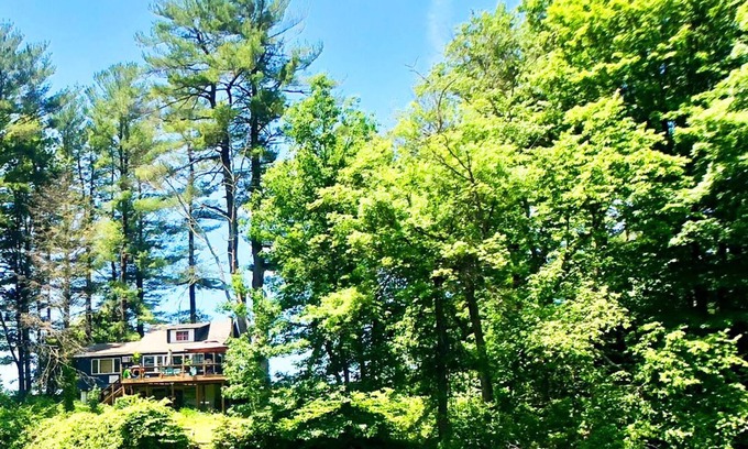 Mount Marion House | Magical Waterfront Escape from the city located in the Hudson Valley!