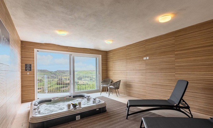 Xaghra Villa | Magnifica Gozitan Villa Pool And Jacuzzi, Xagħra Gozo, Malta