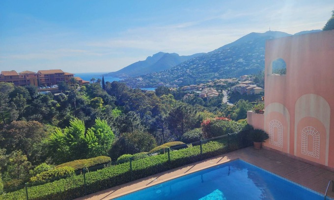 Theoule-Superieur Apartment | Magnificent 2p sea view and swimming pool