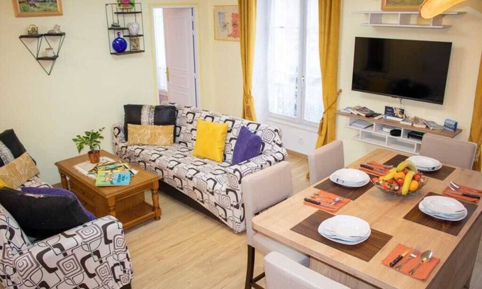 Saint-Merri Apartment | MAGNIFICENT APARTMENT, TOP LOCATION, AC, SECURITY, LE MARAIS SAINT-PAUL