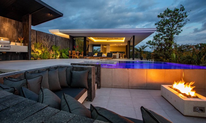 El Cerro Villa | Magnificent Brand New Villa - Casa Nueva Vida