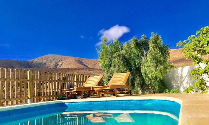 Valle de Santa Ines Villa | Magnificent villa with private pool in the calm of the natural park
